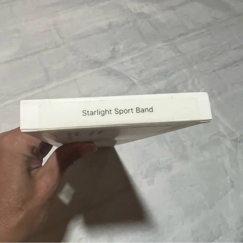 Apple Watch 8 Band NIB M/L